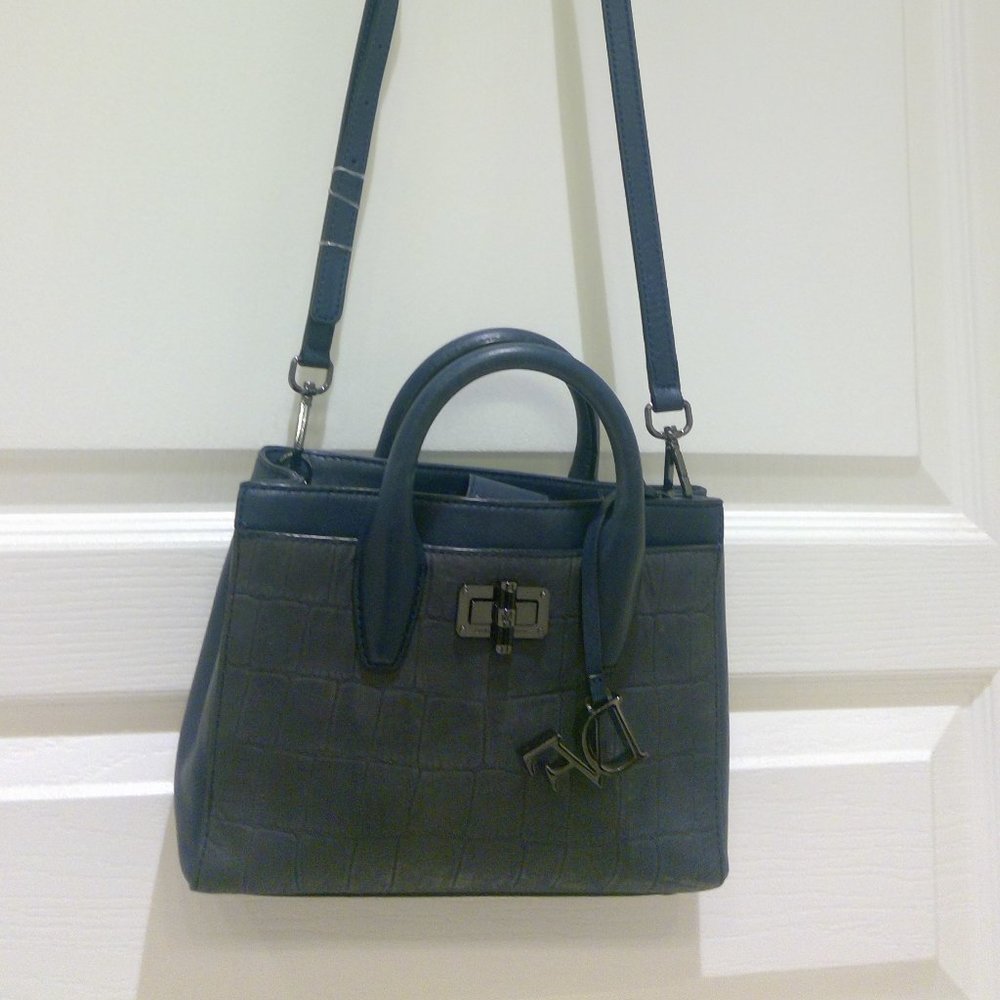 Handbag - Picture 9 of 10